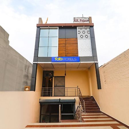 Fabhotel Rk Palace Ayodhya Eksteriør bilde