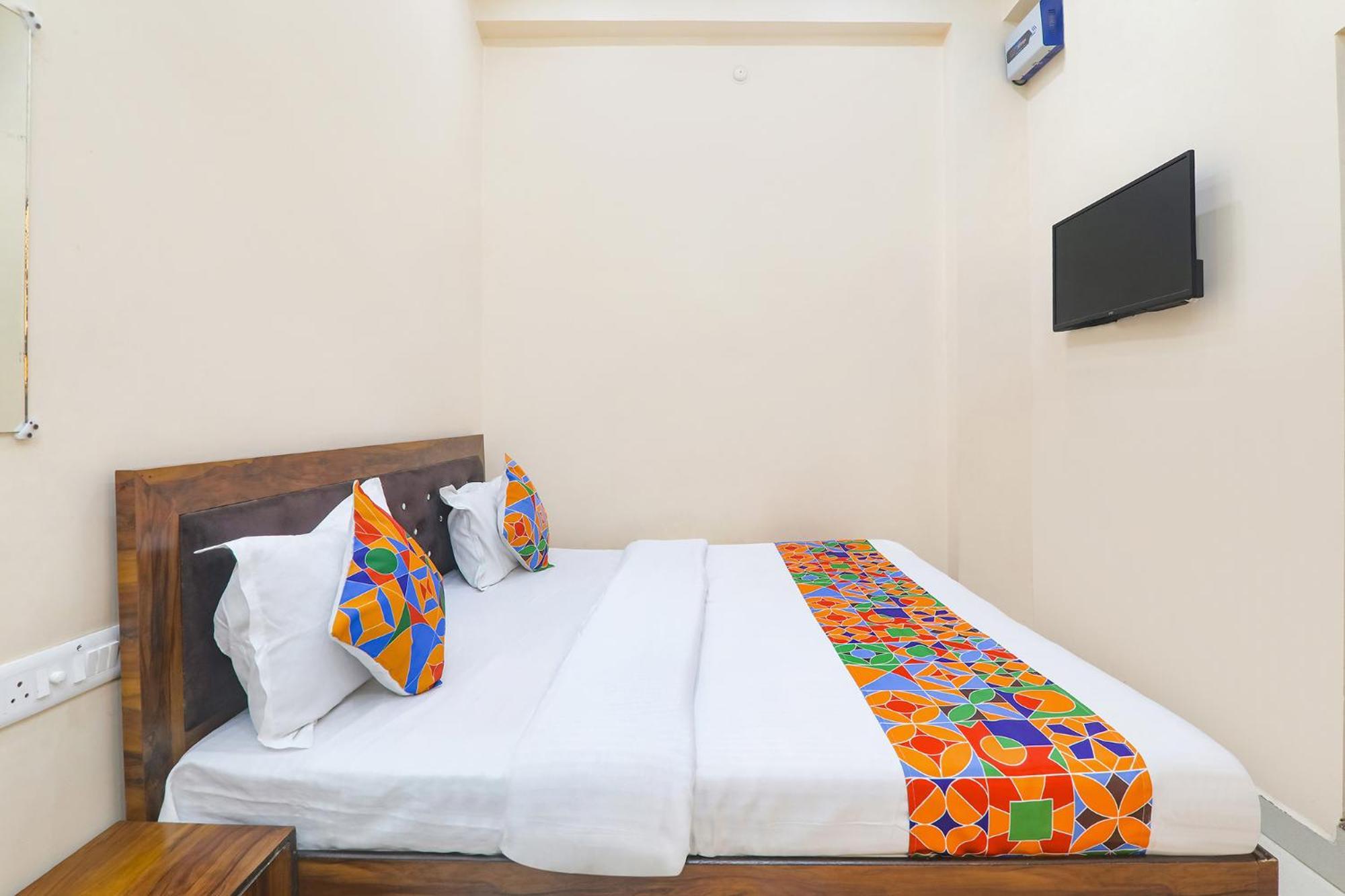 Fabhotel Rk Palace Ayodhya Eksteriør bilde
