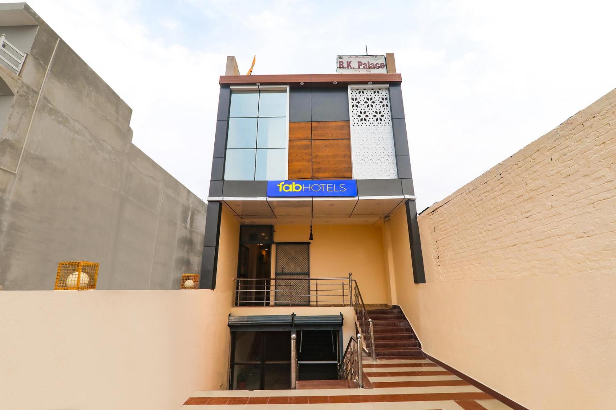 Fabhotel Rk Palace Ayodhya Eksteriør bilde