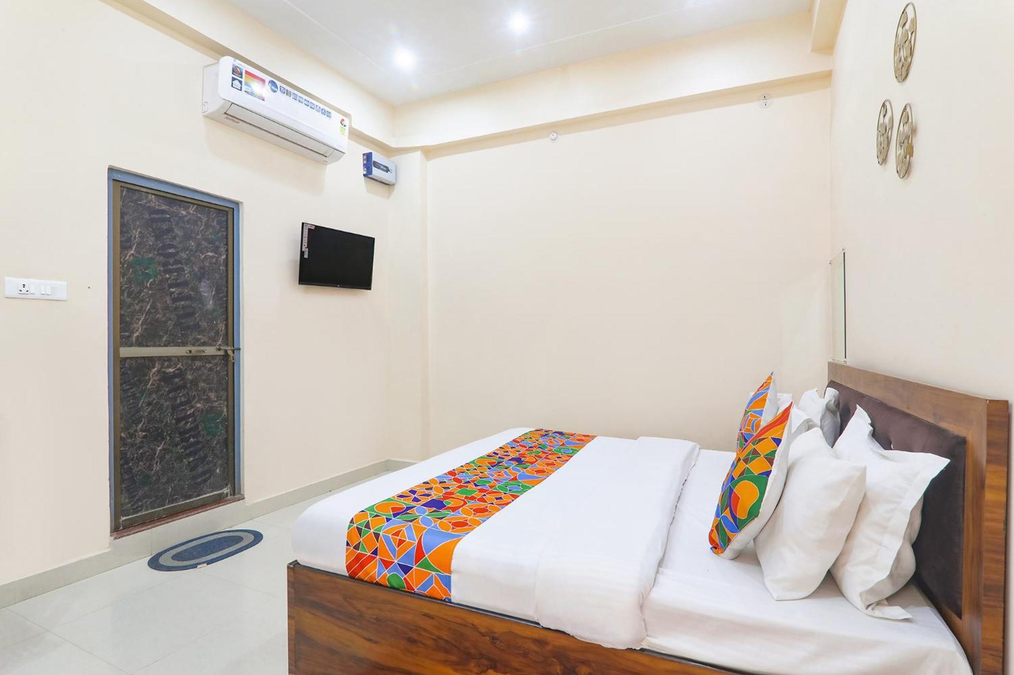 Fabhotel Rk Palace Ayodhya Eksteriør bilde