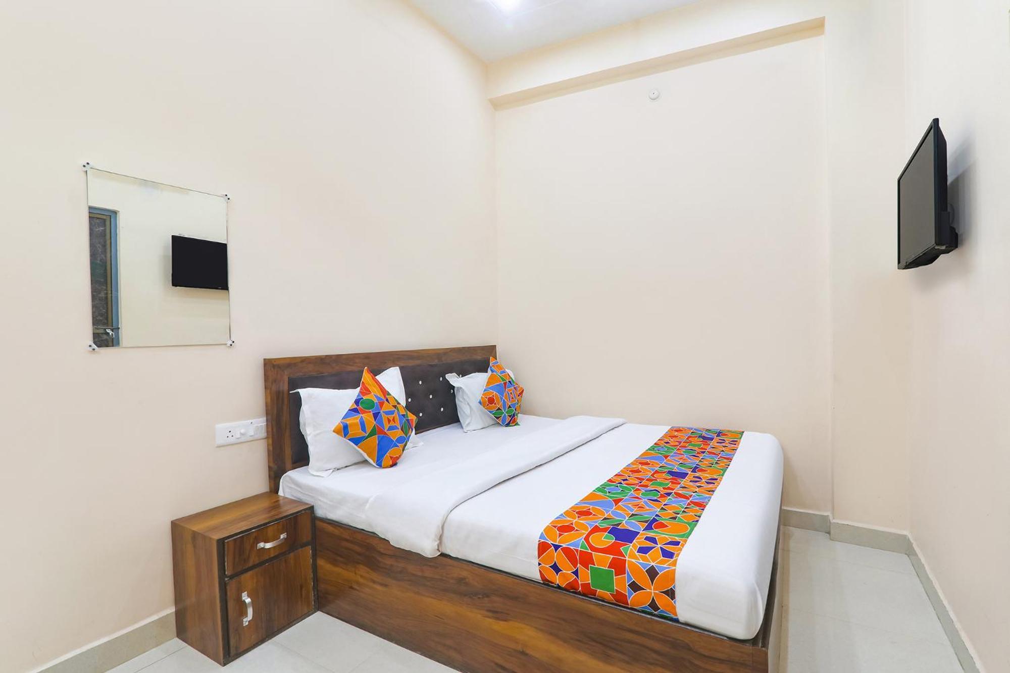 Fabhotel Rk Palace Ayodhya Eksteriør bilde