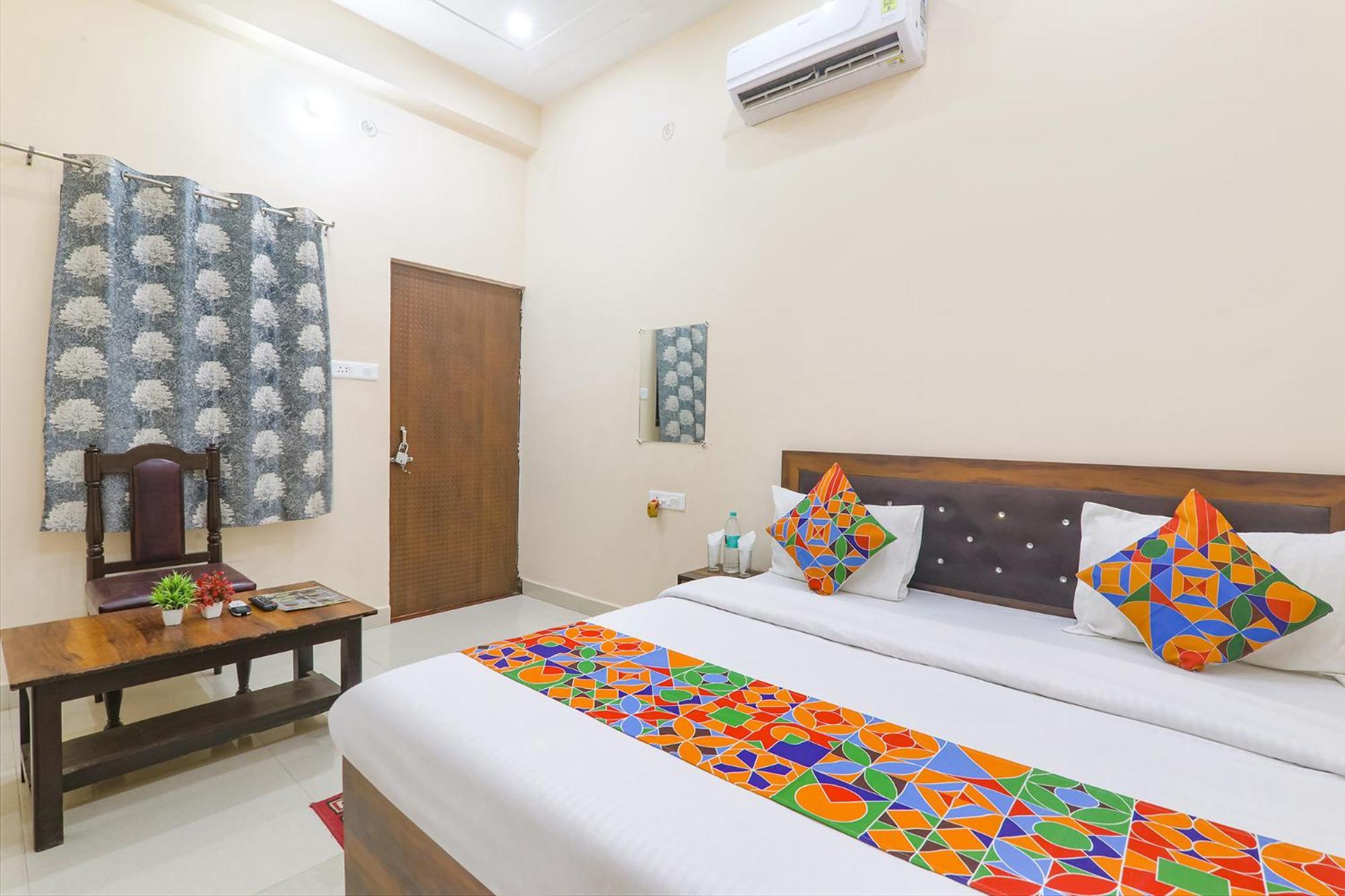 Fabhotel Rk Palace Ayodhya Eksteriør bilde