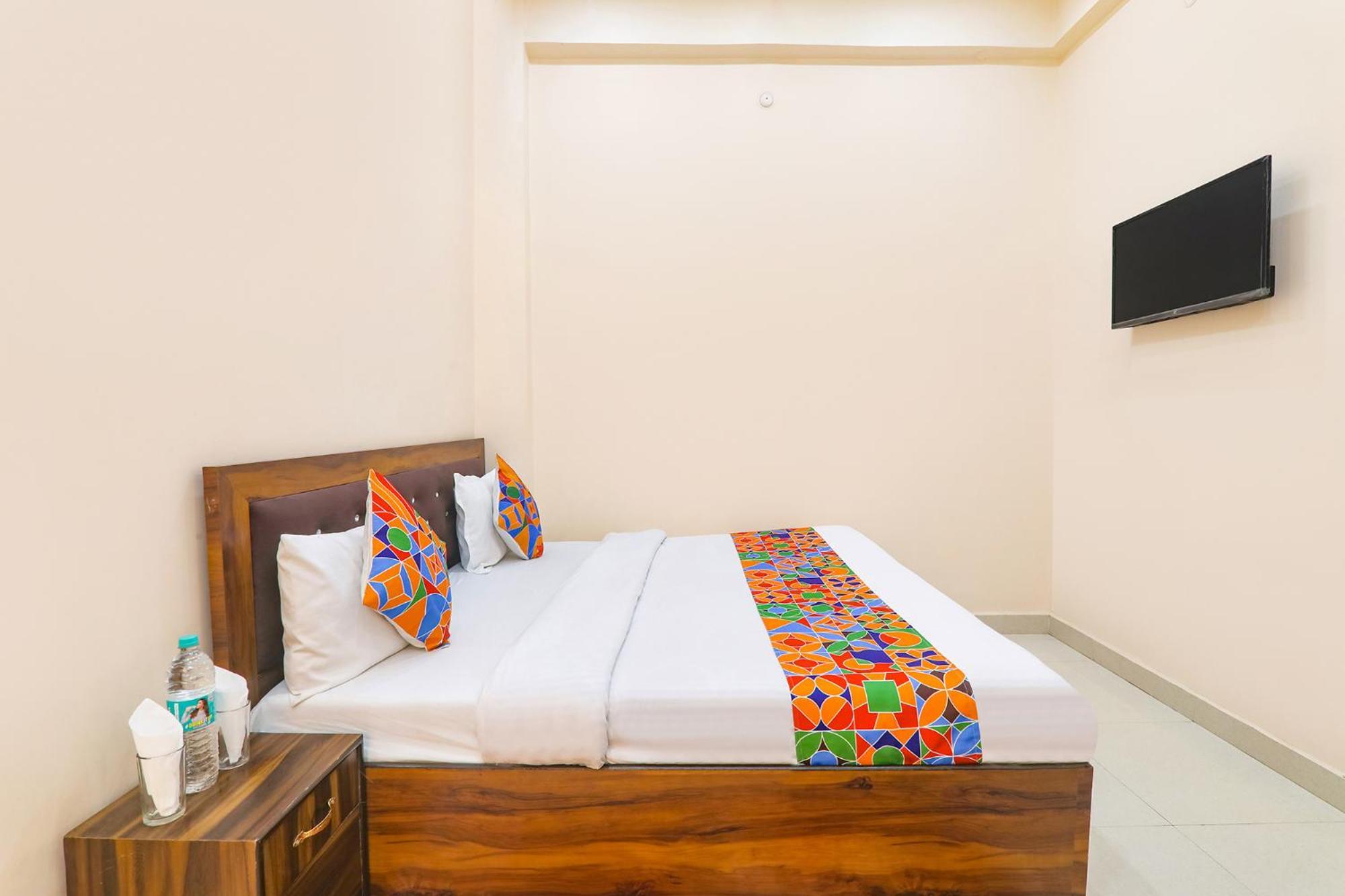 Fabhotel Rk Palace Ayodhya Eksteriør bilde