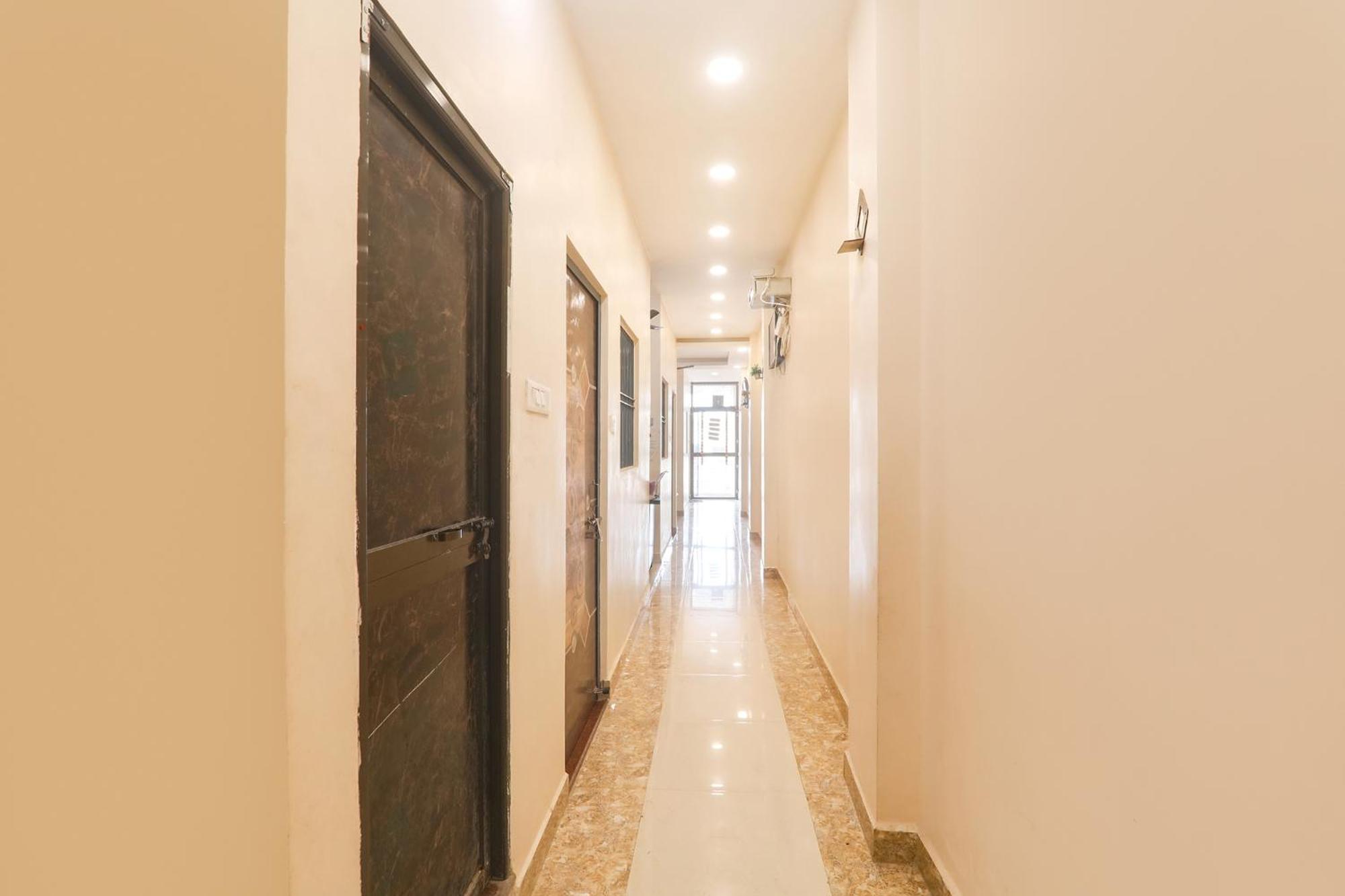 Fabhotel Rk Palace Ayodhya Eksteriør bilde